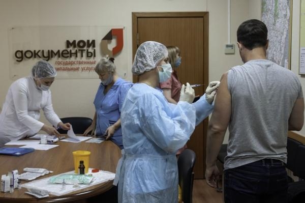 وفيات كورونا تتخطى حاجز الألف في روسيا