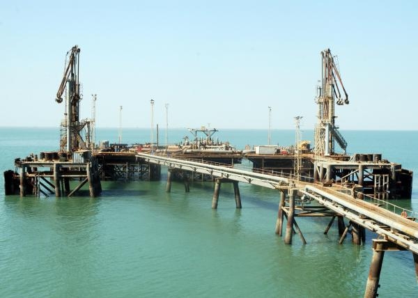 العراق.. إعادة تأهيل ميناء العَمْية لتصدير خام النفط