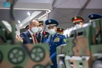 رئيس الأركان يطلع على أحدث الأنظمة في معرض سيئول للفضاء والدفاع بكوريا