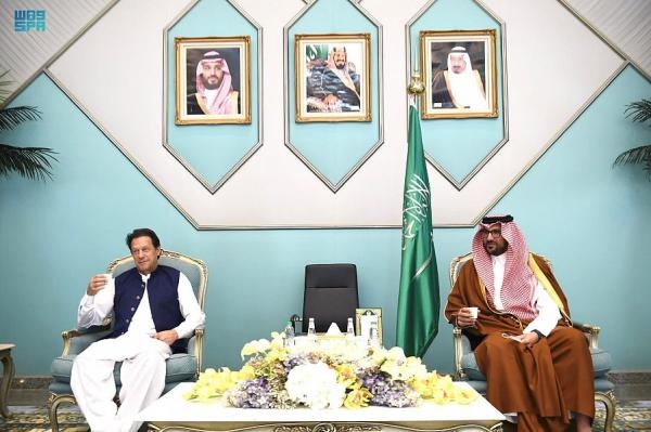 رئيس وزراء باكستان يصل المدينة المنورة لزيارة المسجد النبوي