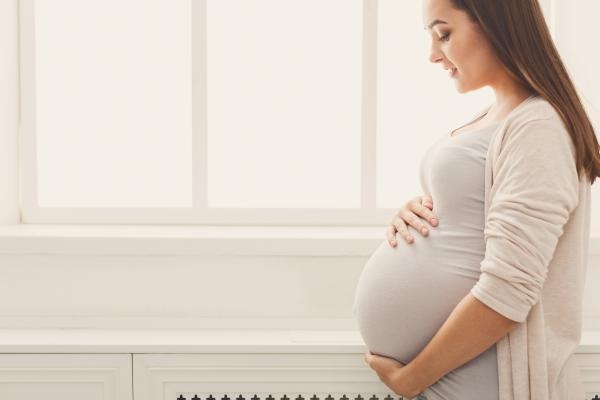 الحوامل ينقلن أجساما مضادة لكورونا للأجنة الذكور أقل من الإناث