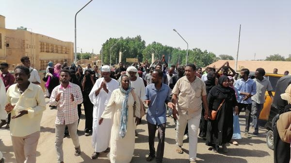 السودان.. المعارضة تتسع.. وهيئات تدعو للإضراب العام