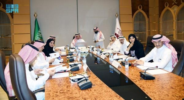 مناقشة الخطط التطويرية لمكتبة الملك عبدالعزيز العامة 