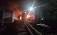 وفاة 5 أشخاص إثر اندلاع حريق في مصنع أحذية بالعاصمة البنجلاديشية دكا