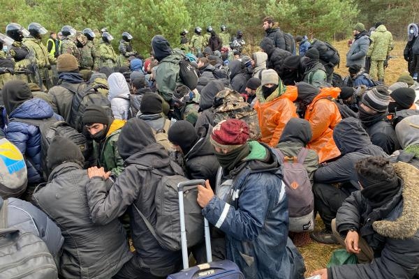 بولندا: ضعف حدود أوروبا ينذر بقدوم ملايين المهاجرين