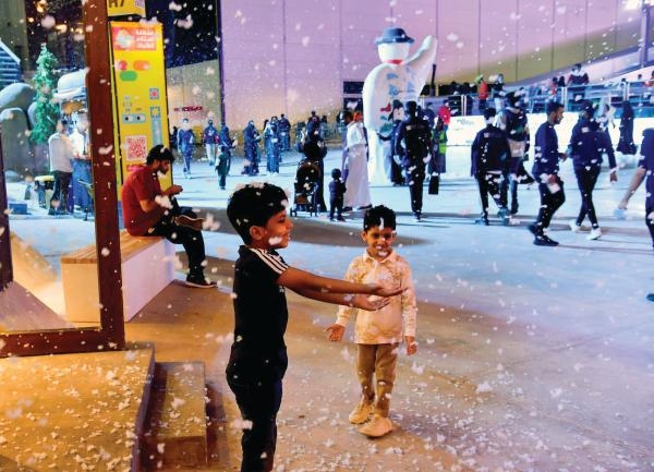 «أفالانش» تجذب زوار موسم الرياض بلعبة التزحلق وقبة الثلج