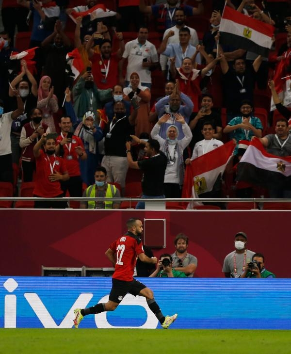 مصر تفوز بصعوبة على لبنان