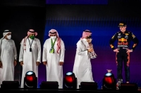 "لويس هاميلتون" يفوز بجائزة السعودية الكبرى لـ"الفورمولا 1" في جدة