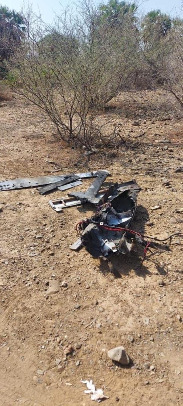عاجل : بالصور .. حطام طائرات مسيرة الحوثية اعترضتها قوات التحالف