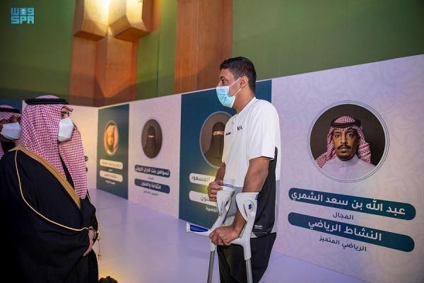  الأمير فيصل بن نواف يتوج الفائزين بجائزة «الجوف للتميز والإبداع»