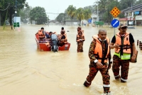 بالصور.. إجلاء أكثر من 3500 شخص جراء فيضانات ماليزيا