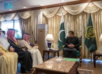 وزير الخارجية ينقل تحيات القيادة لرئيس وزراء باكستان