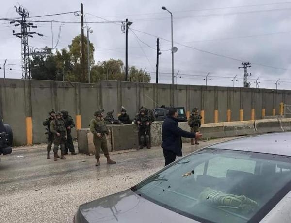 قوات الاحتلال تعتقل أسيرًا محررًا من نابلس وشابًا من قلقيلية