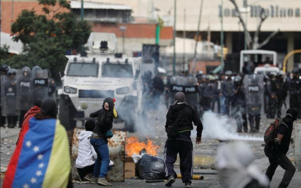 فنزويلا.. ديمقراطية مختطفة تقوم على توازن مصالح محلية ودولية