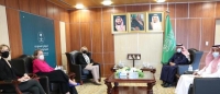 السفير «آل جابر» يناقش جهود تحقيق السلام في اليمن