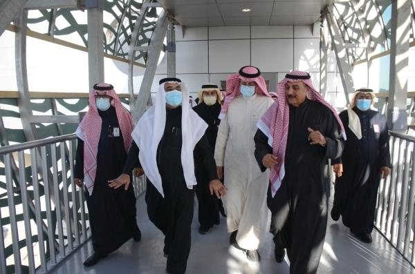خدمات لكبار السن وذوي الإعاقة بجسر «الأمير محمد بن فهد»