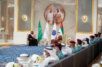 وزير الداخلية يبحث تعزيز التعاون الأمني مع نظيره الإماراتي