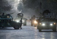 رئيس وزراء باكستان يحذر من سقوط أفغانستان في حالة فوضى