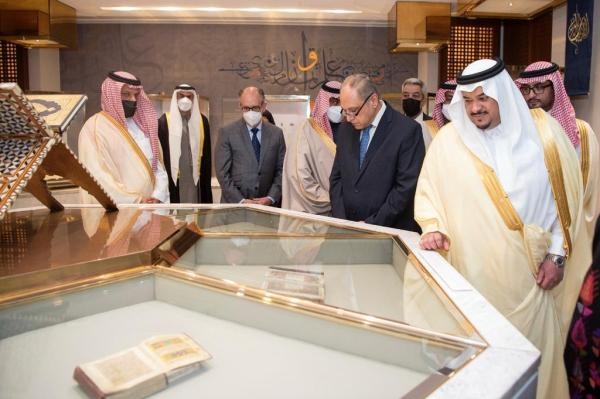 افتتاح معرض «أسفار» لإبراز المقتنيات الفريدة في مركز الملك فيصل
