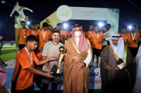 الأمير سعود بن خالد الفيصل يُتوج الفريق الفائز بكأس التميّز