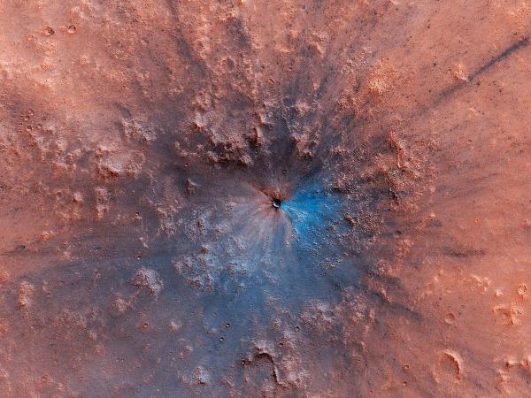 آثار مياه على المريخ عمرها 700 مليون عام