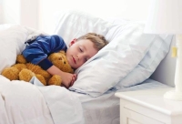 «السمنة والسكر» أبرز عواقب قلة نوم الأطفال