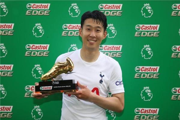 بينتو مدرب كوريا الجنوبية يحتفي بفوز سون بالحذاء الذهبي