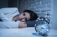 قلة النوم تسبب اضطراب الشهية وزيادة الوزن