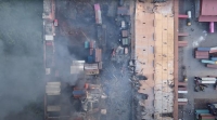بنجلادش.. محاولات لإخماد حريق مستودع حاويات أودى بحياة 41 شخصا