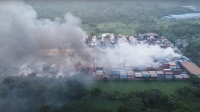 بنجلادش .. السيطرة على حريق هائل في مستودع حاويات