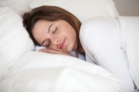 التعرض للضوء خلال النوم يسبب ارتفاع ضغط الدم والسمنة