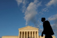 «بايدن»: المحكمة العليا الأمريكية «محكمة متطرفة»