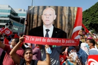 الأحزاب التونسية: مشروع الدستور الجديد يعيد للدولة وحدتها