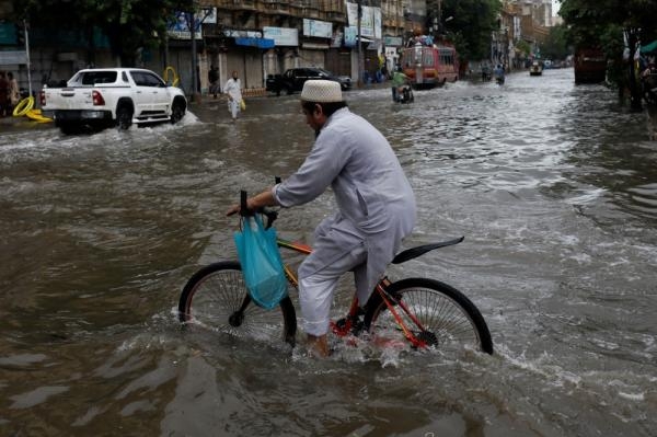 مقتل 12 شخصاً في باكستان بسبب الفيضانات
