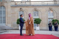 ولي العهد والرئيس الفرنسي يعقدان اجتماعا موسعا في «الإليزيه»
