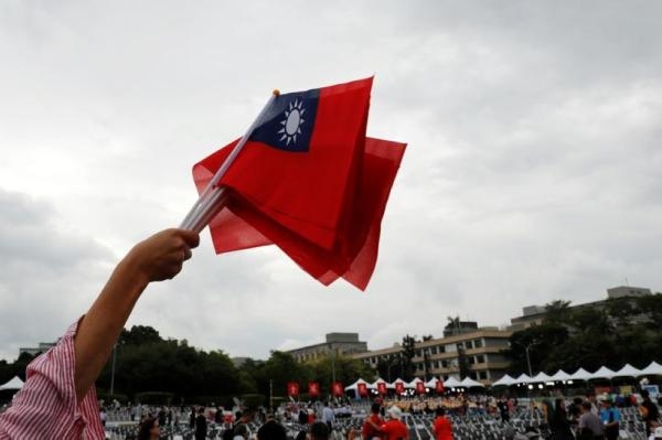 أعلام تايوان خلال احتفالات رسمية - رويترز