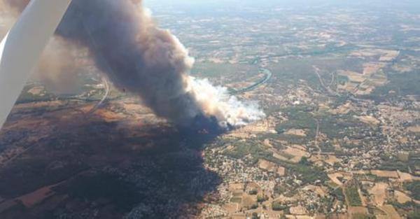 إصابة 4 رجال إطفاء في حريق غابات بجنوب فرنسا