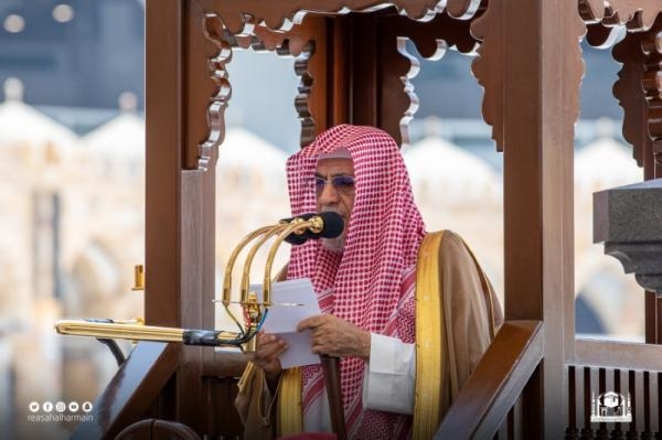 الشيخ صالح بن حميد خلال إحدى خطبه - صورة من موقع رئاسة شؤون المسجد الحرام والمسجد النبوي