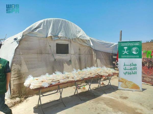 توزيع 20 ألف ربطة خبز يومياً للاجئين شمال لبنان