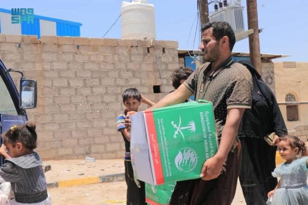 5 آلاف يمني يستفيدون من السلال الغذائية بمأرب