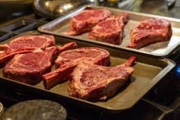 احذر اللحوم المصنعة.. 5 نصائح لتناول البروتين الحيواني