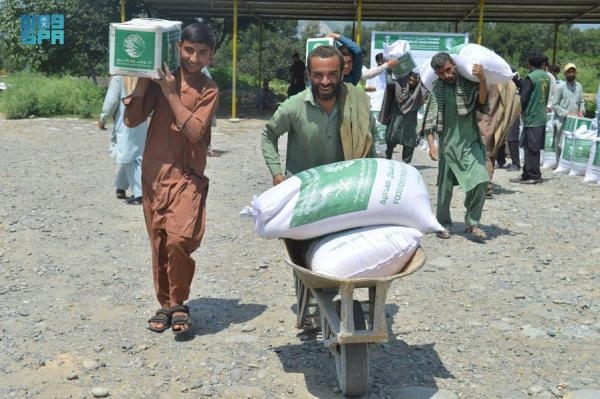 توزيع 1062 سلة غذائية في خيبر بختونخوا الباكستاني