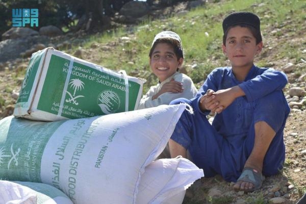 توزيع 1800 سلة غذائية في «خيبر بختونخوا» الباكستاني
