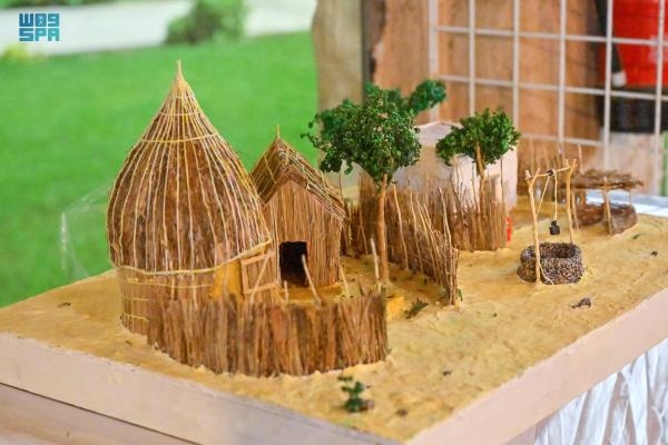 «القرية التراثية»..
معرض متنوع للأعمال الحرفية بجازان