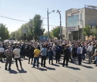 هتافات «الموت لرئيسي» تتجدد.. الإيرانيون يحتجون على انقطاع المياه