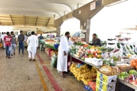 
زيادة في أسعار الخضراوات والفواكه بسوق الدمام (تصوير: مرتضى بوخمسين)