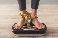 قياس الوزن الروتيني.. عادة صحية وطرق مختلفة