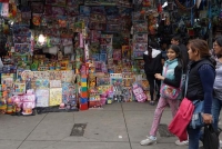 أحد أسواق أمريكا اللاتينية الخالية بسبب ضعف القوة الشرائية (رويترز)