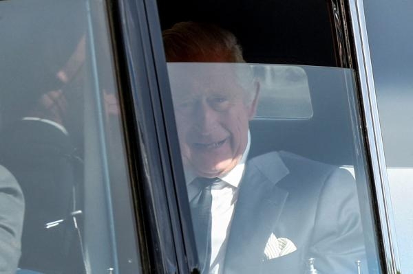 ملك بريطانيا تشارلز يصل إلى قصر باكنغهام لاستقبال المعزين من رؤساء وقادة العالم- رويترز 