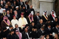 الأمير تركي بن محمد يشارك في مراسم عزاء وفاة الملكة «إليزابيث» الثانية